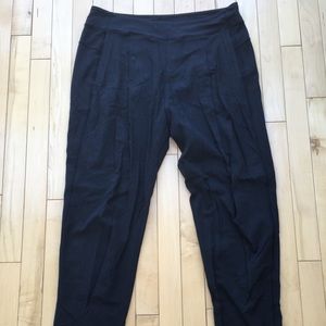 Lululemon pleated crop sweatpants size 12